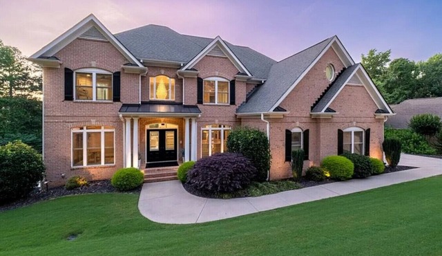 Stunning Lakefront Estate