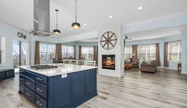 Stunning Lakefront Home w/Deck & Game Room