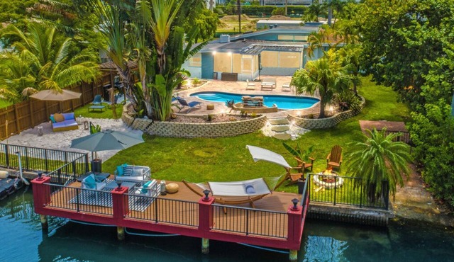 Stunning Lakefront Miami Pool House -Aventura Mall