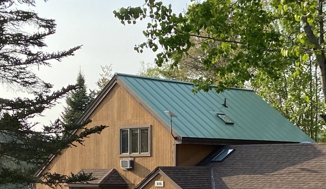 Stunning Lakeside 5 Bed, 4 Bath Home in Lake Eden