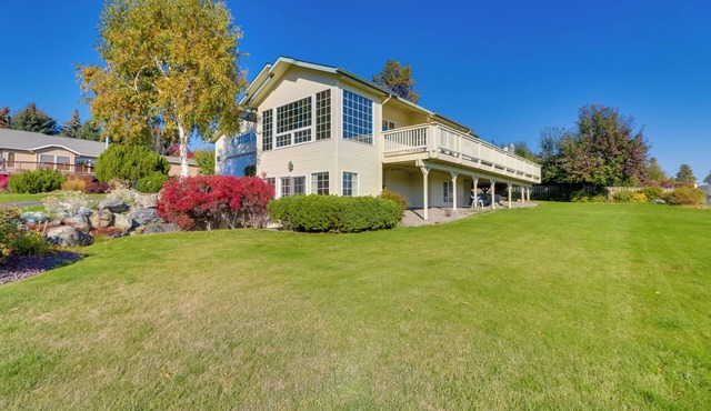 Stunning Lakeside House w/Deck + Water Views