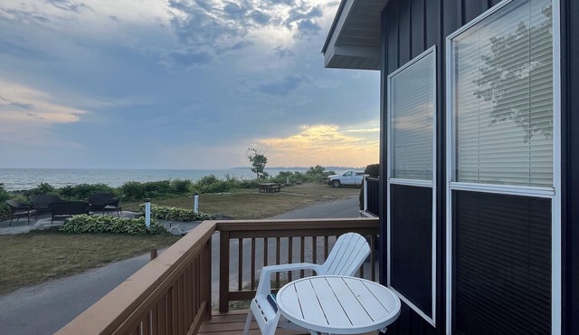 Stunning Lakeview Cottage @Sherkston Shores Resort and Camp ground.