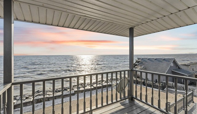 Stunning Lakeview cottage perfect for a getaway