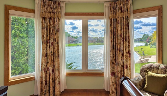 Stunning Lakeview Dreamy Getaway