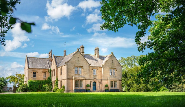 Stunning listed mansion house- Healey Hall