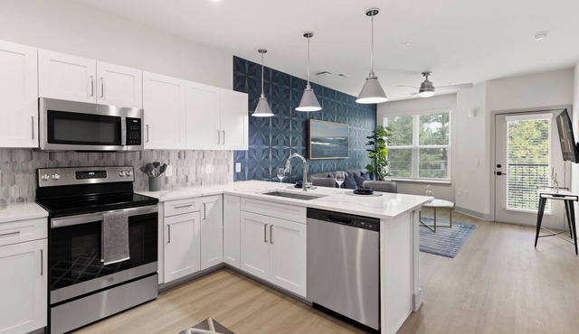 Stunning Living 5 Min From Downtown