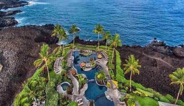 Stunning Location! Poolside Bliss & Weekly Discounts Await!