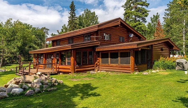 Stunning Lodge Rental for Family or Group Glamping on Big Lake, Minnesota