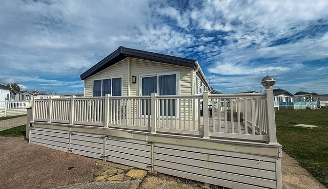 Stunning lodge with full sea views at Coopers Beach Holiday Park ref 49019S