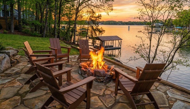 Stunning Log Home with Dock, Firepit