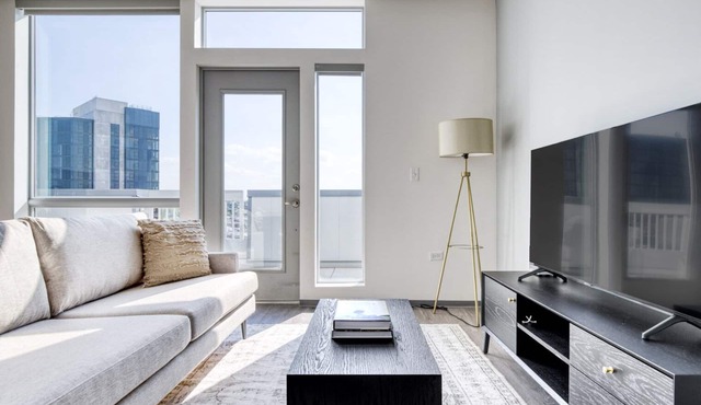 Stunning Logan Square 2BR w/Roof Deck & Gym, 1 block to L, by Blueground