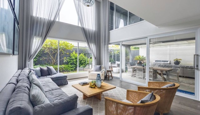 Stunning & Luxurious 4-Bedroom Mansion @Rochedale