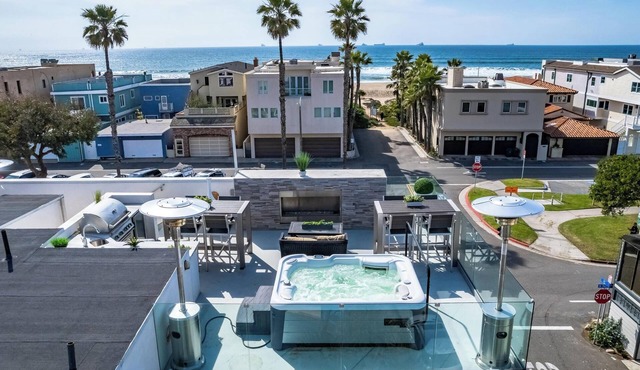 Stunning Luxurious Home with Rooftop, Steps to Sand/Beach