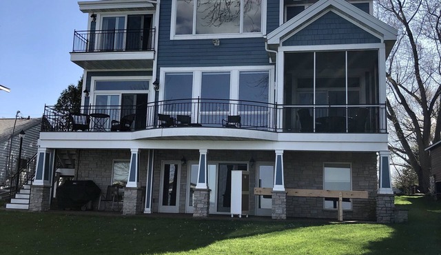 Stunning luxury 7 Bedroom Green Lake home on private lakefront