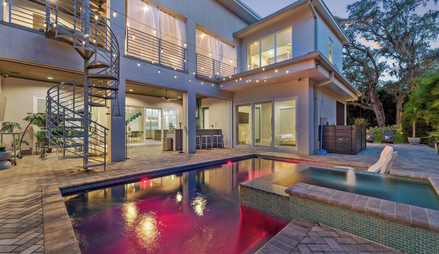 Stunning Luxury Home in Artsy Winter Park featuring Nintendo-Themed Game Room!