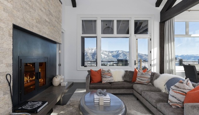 Stunning Luxury Home in Spanish Peaks Mountain Club, Yellowstone, Big Sky