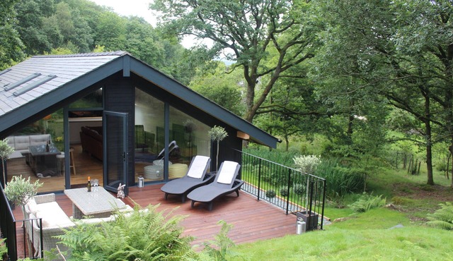 Stunning, Luxury Lodge - 300m from Lake Coniston - Sleeps 8