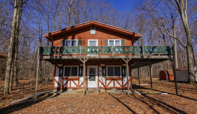 Stunning, luxury ski/hunting cabin. Rustic, Bavarian exterior +(Fire pit/kayak).