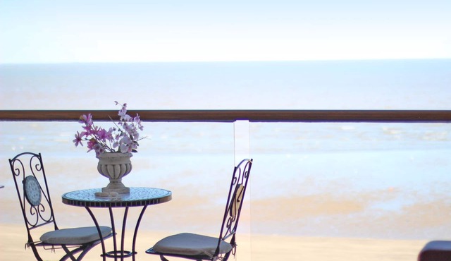 Stunning luxury 'Sea Tower Penthouse' with panoramic sea views close to margate