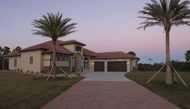 Stunning luxury Mediterranean-style private oasis!