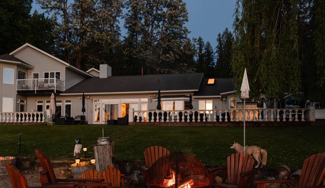 Stunning Luxury Waterfront Home—Private Beach, Fire Pit, Dock, Boat Slip, 8 Adults & 8 Kids!