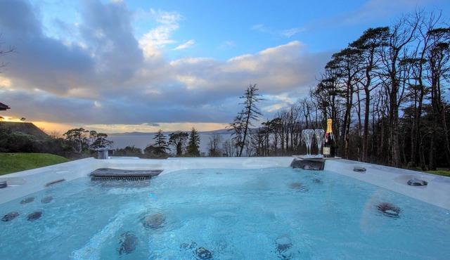 Stunning Mansion for a Luxurious Grand Holiday with a View