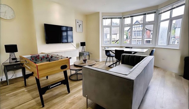 Stunning Mayfield Apartment