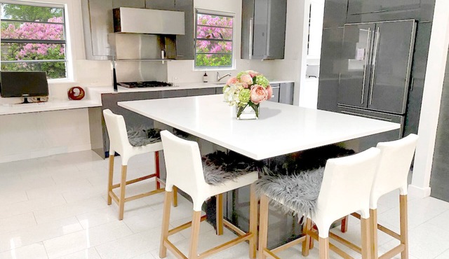 Stunning Mid Century Modern East Memphis home