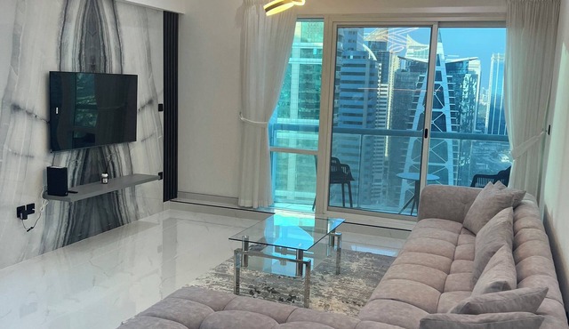 Stunning Modern 1BR Apartment Lake View JLT – Lake Terrace