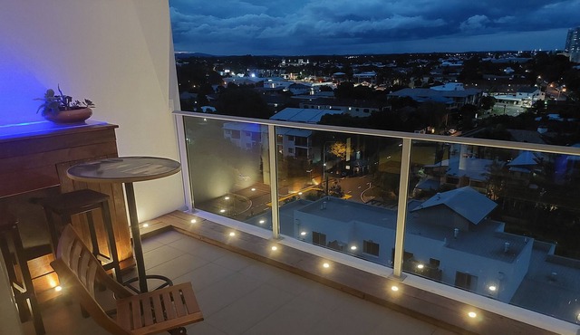 Stunning modern apartment with Broadwater's view