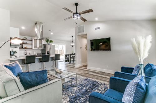 Stunning Modern Contemporary4BR Home Near Galleria