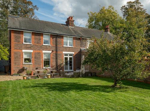 Stunning Modern Countryside Home PassTheKeys®