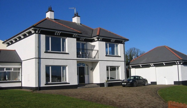 Stunning modern home in a perfect location