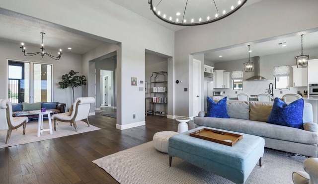Stunning Modern Luxury - Spacious 4 Bedroom - Home Office + Gym - Views
