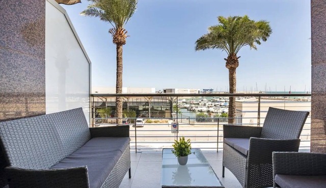 Stunning Modern Seafront Apartment in Benicarló
