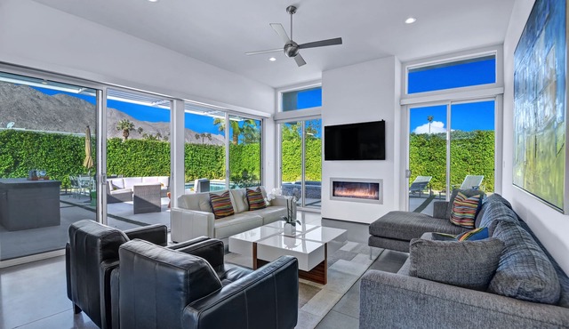 Stunning Modern Vibe, Mtn Views, Near Downtown PS