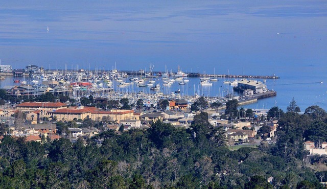 Stunning Monterey Bay Harbor View at your Fingertips 3 bedrooms 3 baths