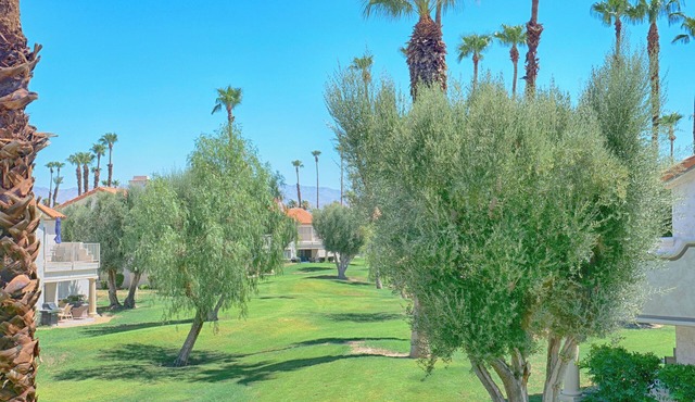 Stunning Mountain & Golf Views