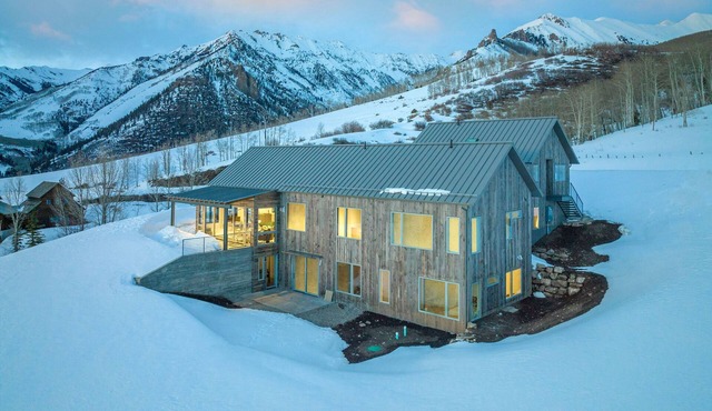 Stunning mountain retreat with incredible views.