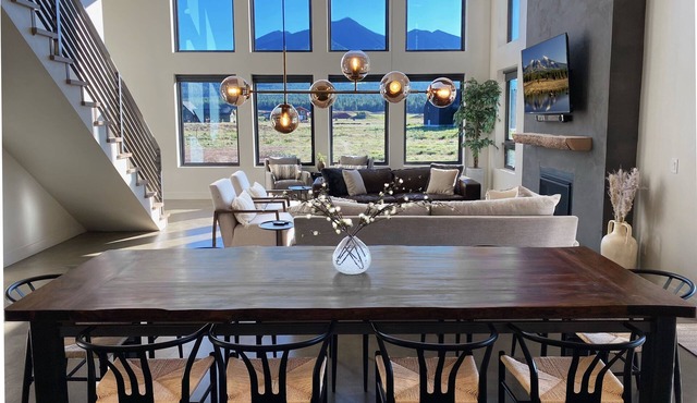 Stunning Mountain Views w/Hot Tub, A/C & Heated Floors at Base of Snowbowl