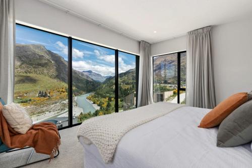 Stunning Mountain Views in Queenstown-Hot tub