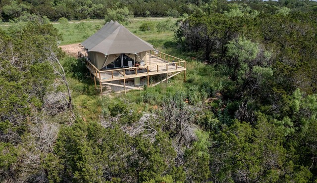 Stunning Mountain View Safari Tent Glamping near AUSTIN/SAN ANTONIO