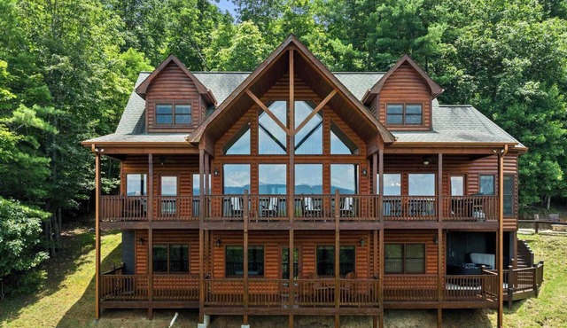 Stunning Mtn Views! Sleeps 10~Hot Tub~Game Room