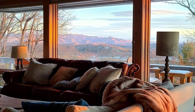 Stunning Mtn Views in Western NC W/Waterfall Hikes
