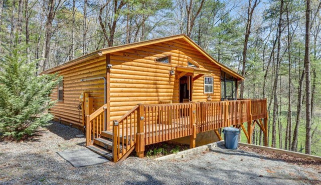Stunning Murphy Cabin - 5 Mi to Cherokee Lake!