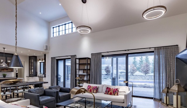 Stunning new 5 bedroom, 5 bath home on the Escarpment!