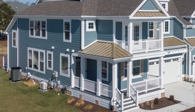 Stunning New Beach House in Bayside, 2 Master Suites, Fast WiFi, Turn Key!