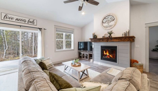 Stunning New Build: Sleeps 10!