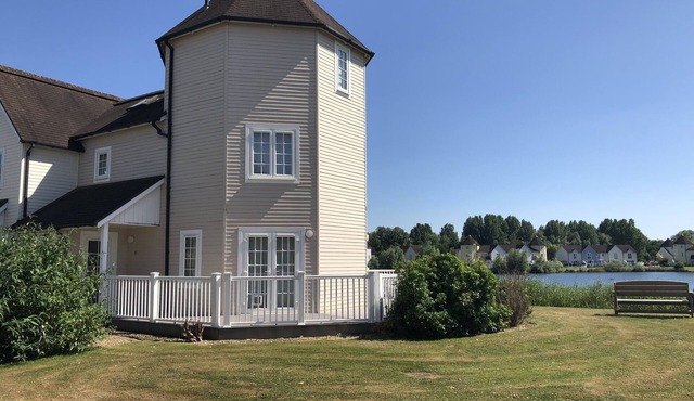 Stunning New England Style Lakeside Lodge