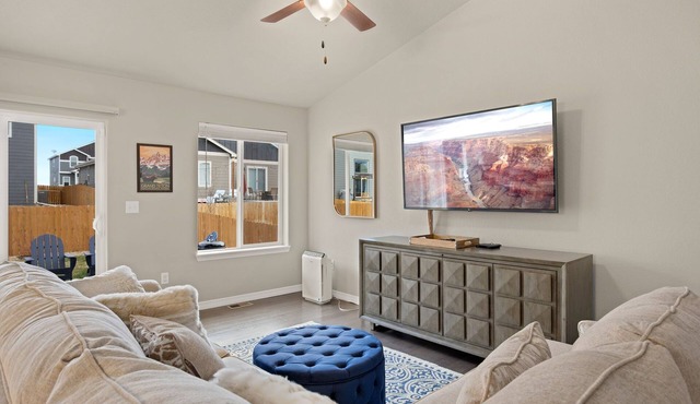 Stunning New Home w/Mtn Views & Fire Pit: Family-friendly & Centrally Located VR